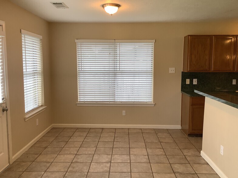 Building Photo - 1423 Hunter Green Ln