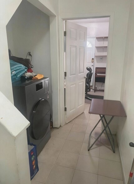 Building Photo - 20 Vineyard Ave