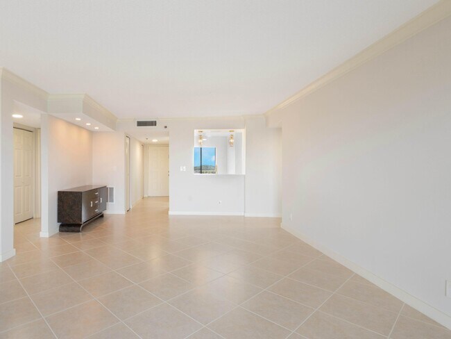 Building Photo - 7380 S Oriole Blvd