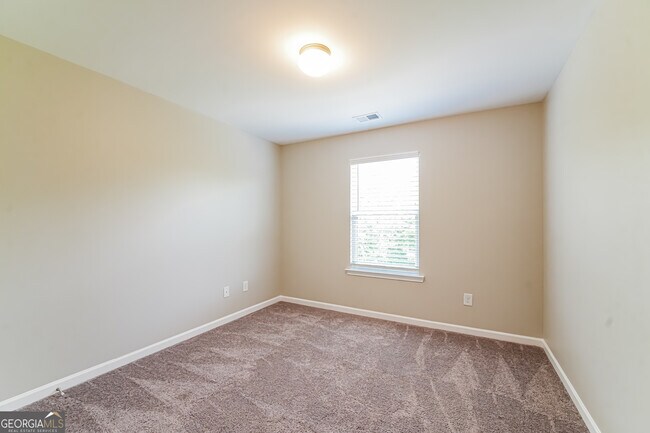 Building Photo - 38 Moss Way