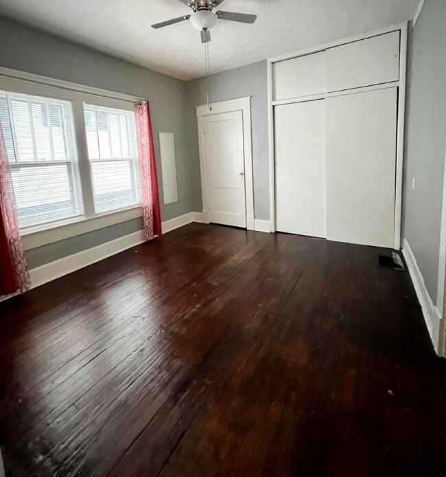 Building Photo - Charming 3-Bedroom Home with Garage & Fenced Yard!