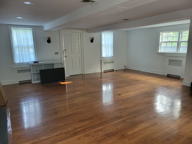 Living room - 106 Wolver Hollow Rd