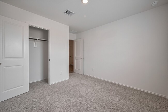 Building Photo - 4207 Zeke Ests Ln