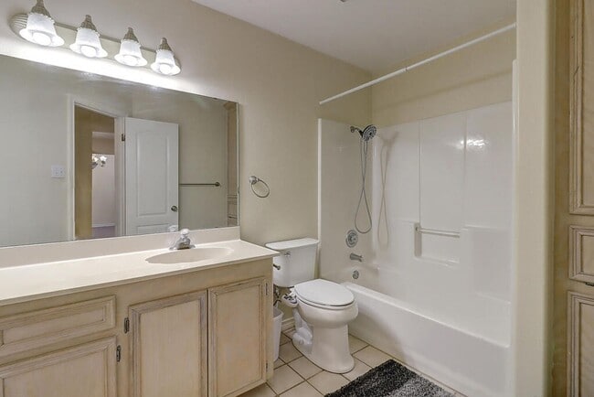 Building Photo - 4321 Holly Ridge Dr