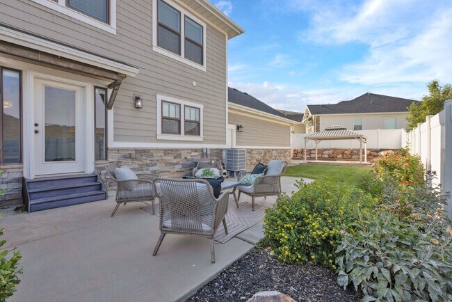 Building Photo - Luxury North Salt Lake Home with Mountain Views, Office & Fully Fenced Yard
