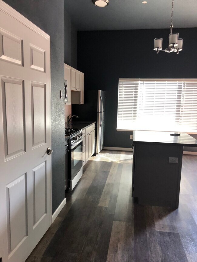 Building Photo - 2075 Baldwin Ave