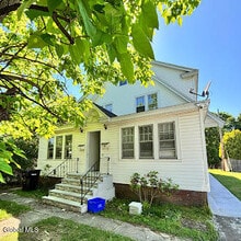 Building Photo - 2121 Burdett Ave