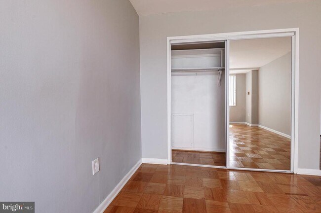 Building Photo - 10500 Rockville Pike