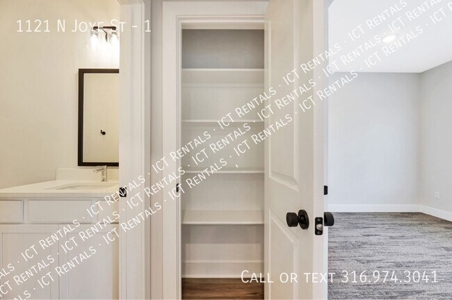 Building Photo - 1121 N Joye St
