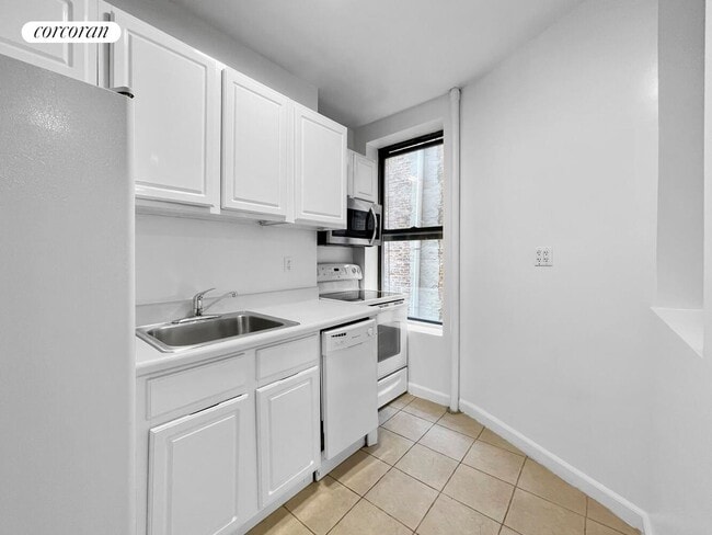 Building Photo - 528 W 152nd St
