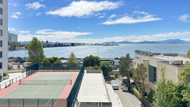 Building Photo - VIEWS from this Renovated & Spacious Apartment at Pacific Park Plaza