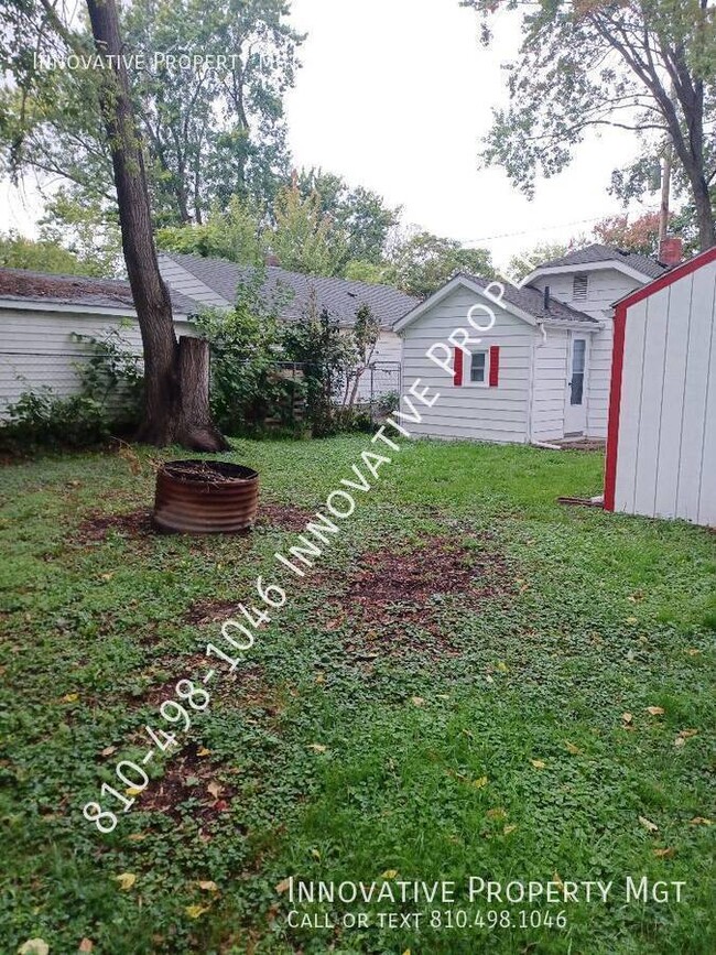 Building Photo - Cute 2 Bedroom, front porch, nice yard!