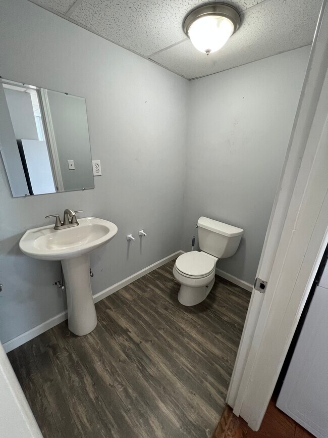 1/2 bath - 219 N Cedar St