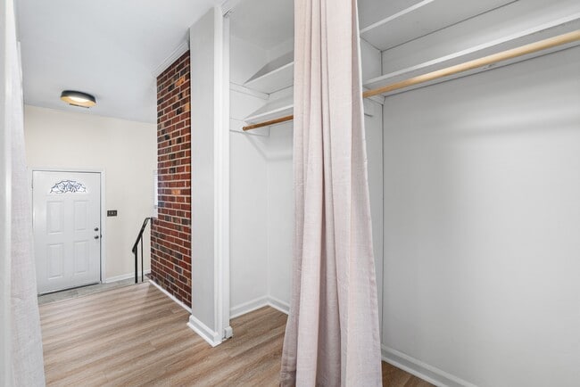 Building Photo - 38 Sacramento Dr