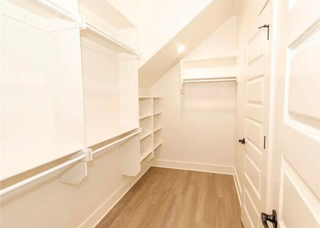 Building Photo - 252 Nebo St