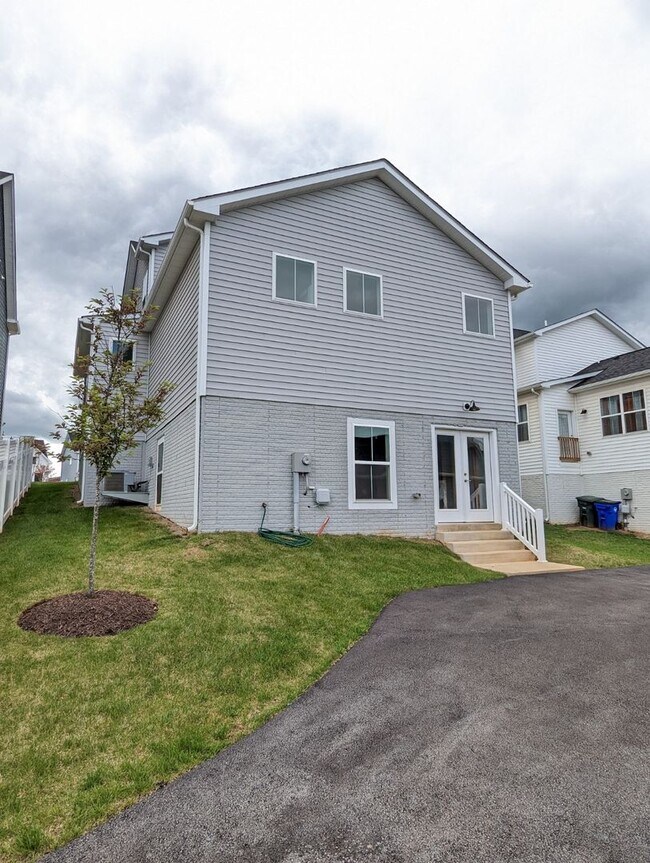 Building Photo - 1207 Marsalis Pl
