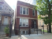 Building Photo - 827 W 33rd Pl
