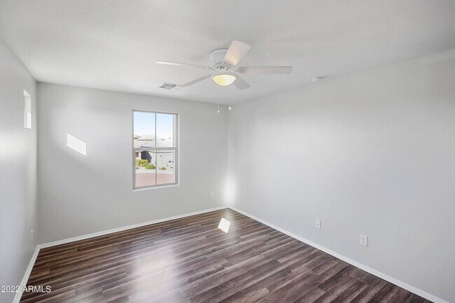 Building Photo - 7135 W Rancho Dr