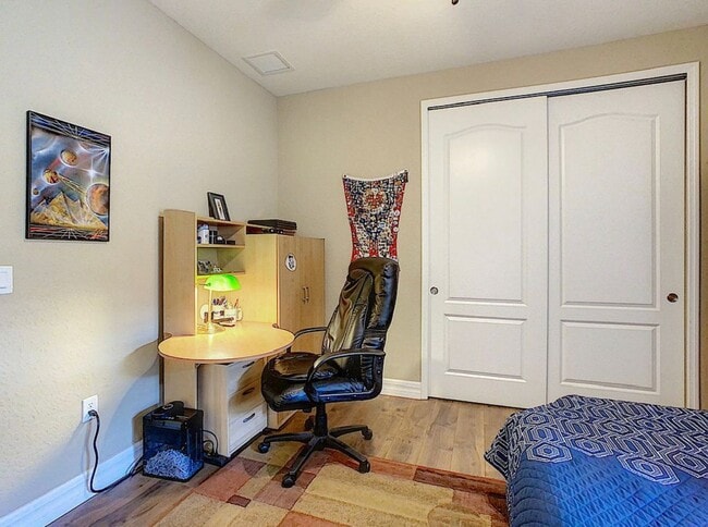 Building Photo - Luxury Living in Woodland Lakes Preserve: Fully-Furnished