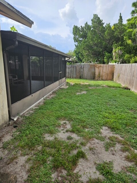 Building Photo - 4605 SE Geneva Dr