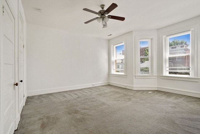 Building Photo - Professionally Managed// 3 Bedroom 2 Bathroom Condo // Kalorama/Dupont Circle// 1 Parking Spot In...