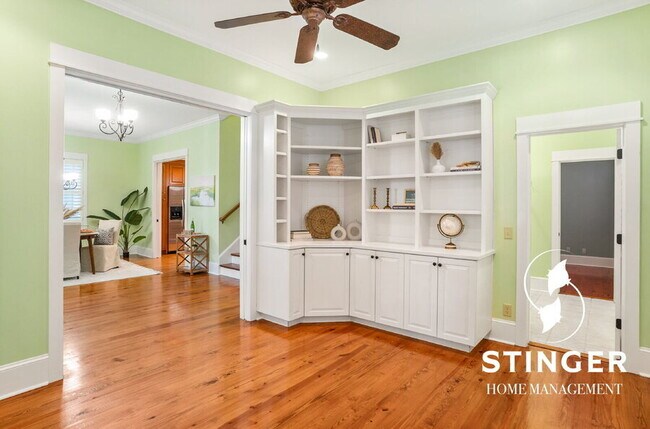 Building Photo - 14 Hayek St