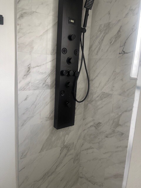 Building Photo - 5934 Buchanan St