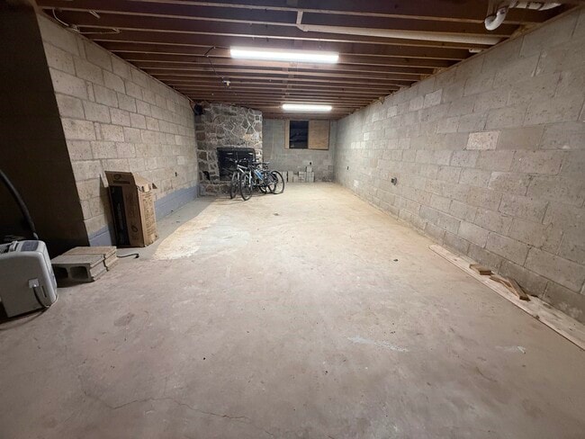 Building Photo - 316 E Church St