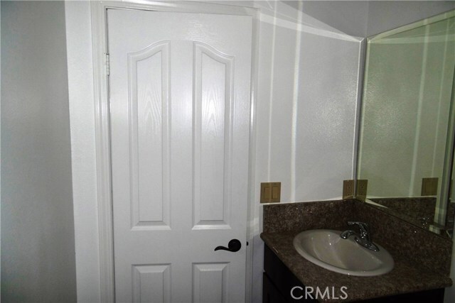 Building Photo - 15785 Maplegrove St