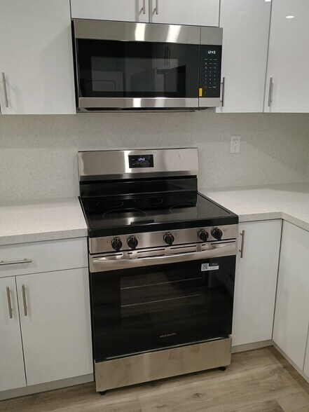 Building Photo - 9033 SW 123rd Ct