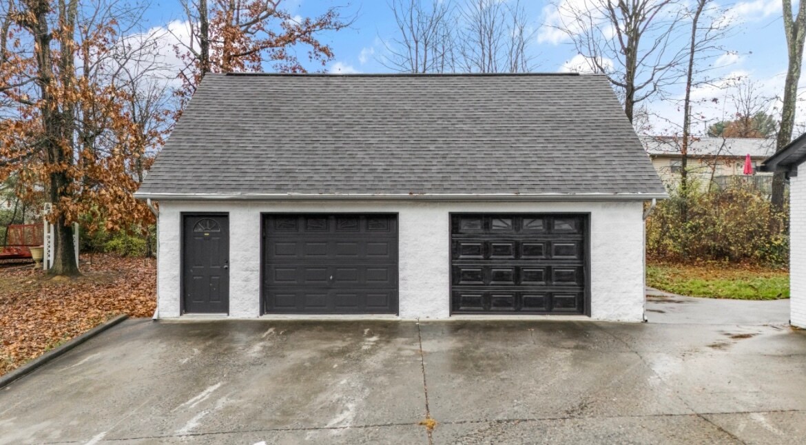 Building Photo - 680 Roddy Dr