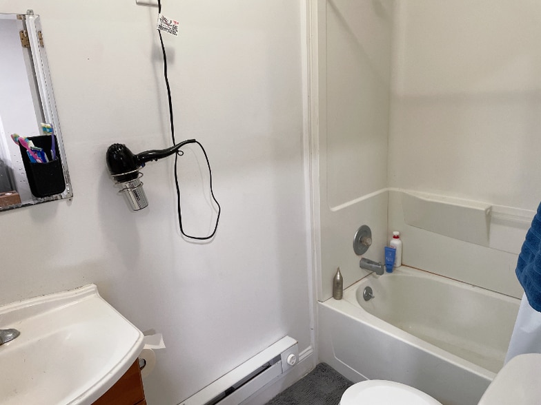 Building Photo - 3409 Powelton Ave