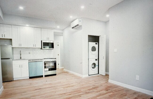 Primary Photo - 75 Woodbine St