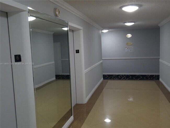 Building Photo - 3725 S Ocean Dr