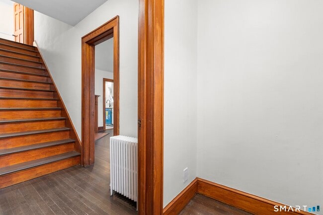 Building Photo - 37 Byrneside Ave