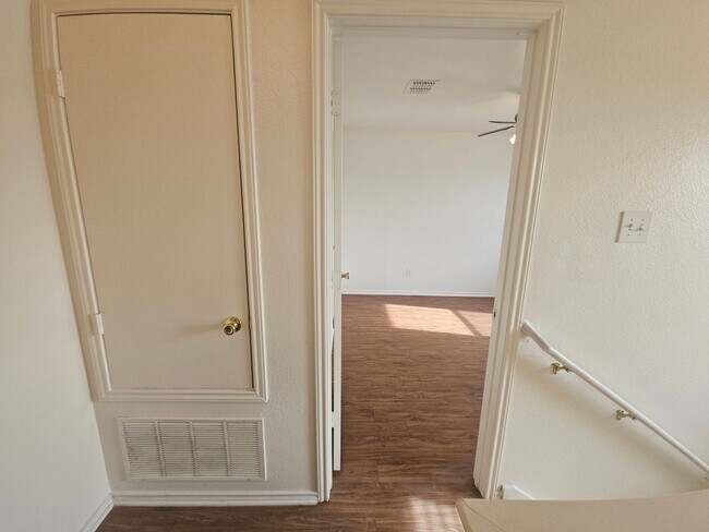 Building Photo - Beautiful 2 Story in Bedford Off Forest Ridge