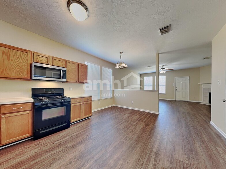 Building Photo - 19314 Yaupon Creek Dr