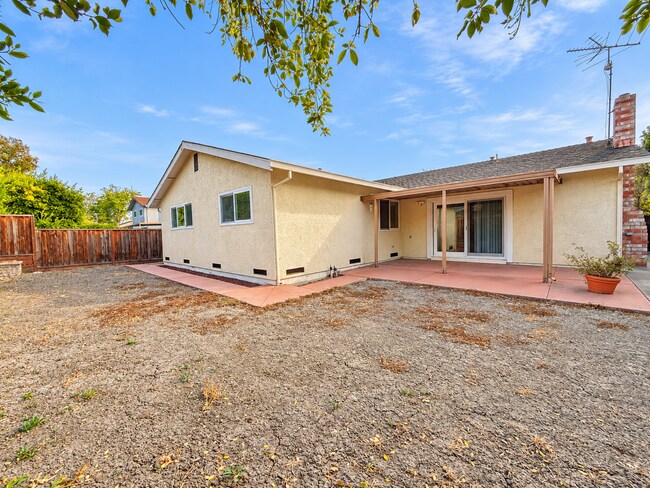 Building Photo - 40643 Encanto Way