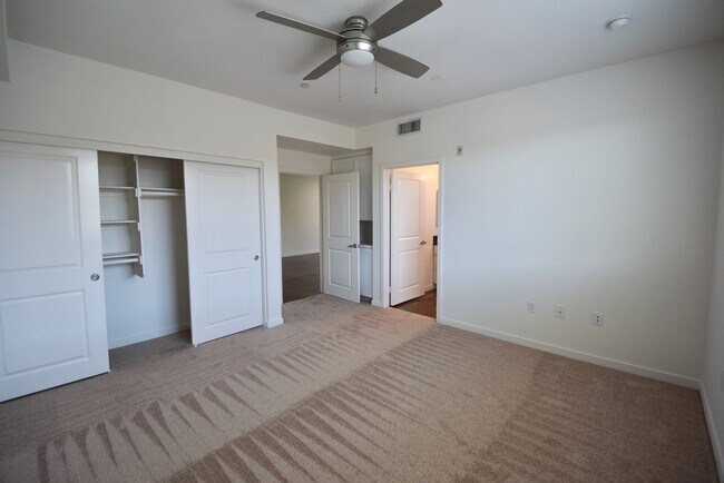 Building Photo - 7851 Ventura Canyon Ave