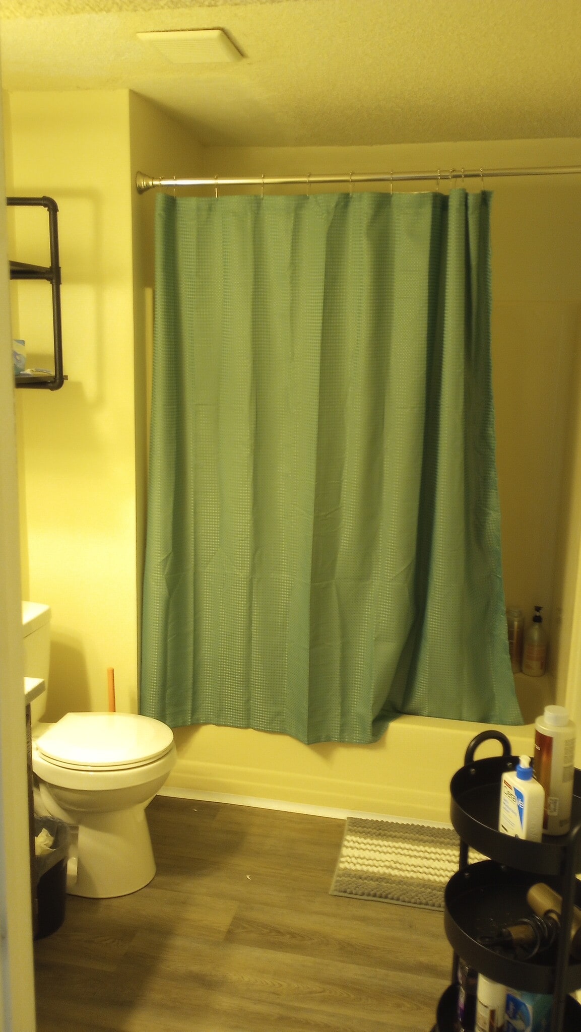 Bathroom Picture 2 - 15 S Shafer St