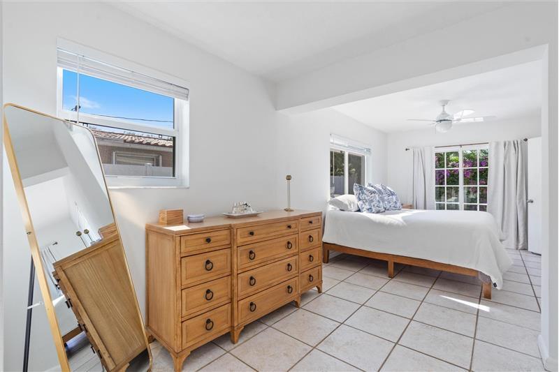 Building Photo - 4921 NE 23rd Ave