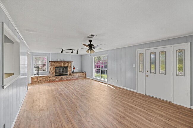 Building Photo - 380 Barringer Dr