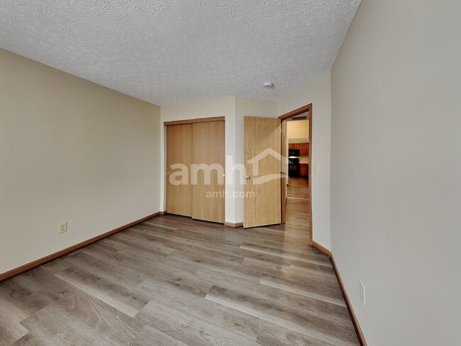 Building Photo - 4930 Kingpin Dr