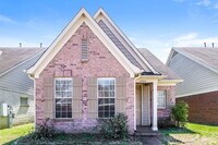 Building Photo - 10093 Woodland Hills Dr