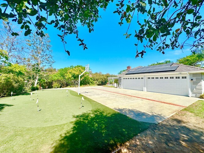 Building Photo - 4286 La Canada Rd