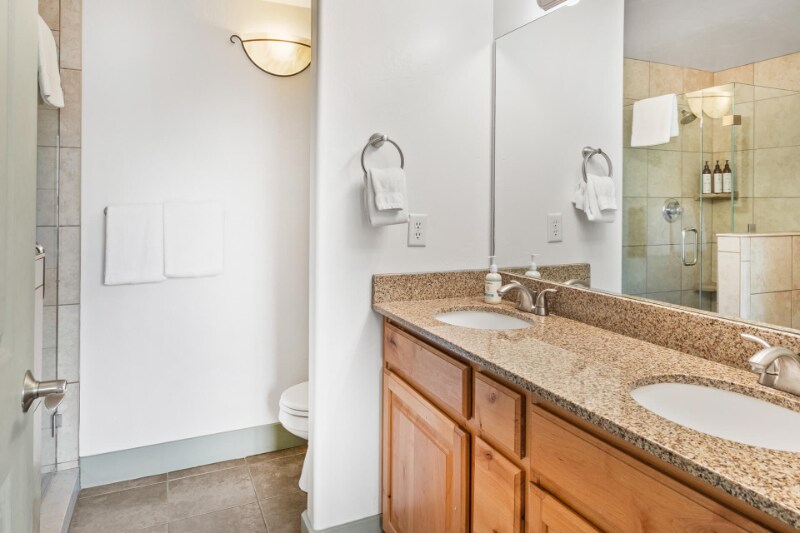 Building Photo - 5501 Lillehammer Ln