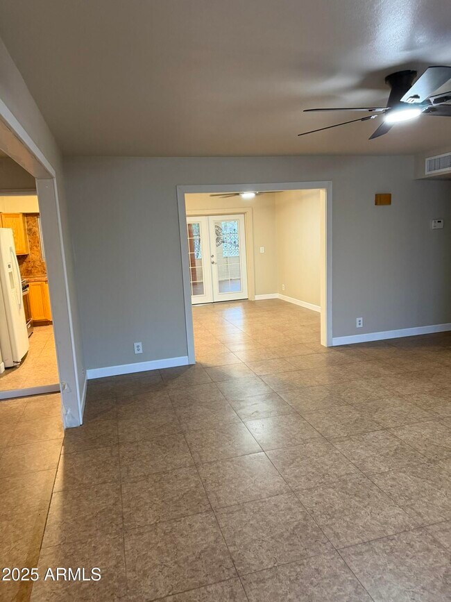 Building Photo - 1516 W Pueblo Ave