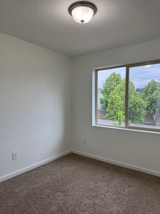 Building Photo - 3 Bedrooms | 2.5 Bathrooms | 1-Car Garage
