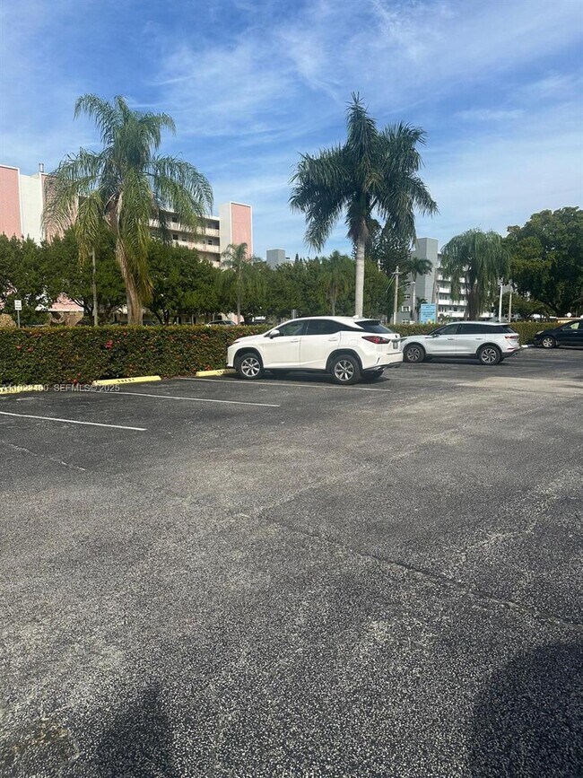 Building Photo - 1350 Atlantic Shores Blvd