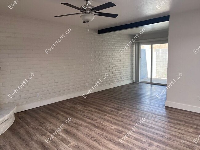 Building Photo - 4075 E Lee St